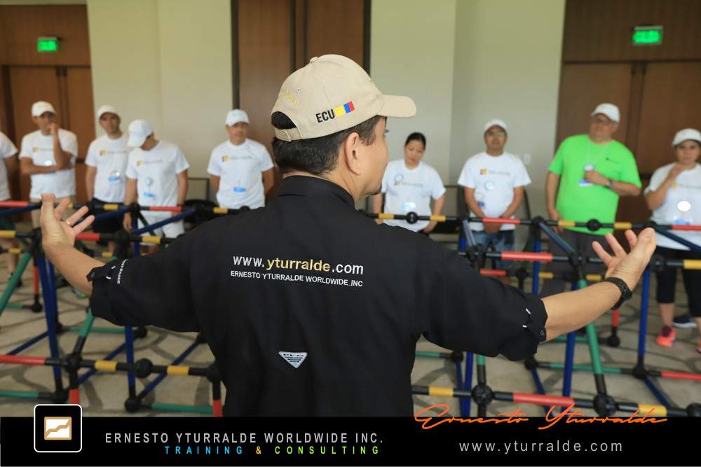 Ernesto Yturralde, Speaker - Storytelling, Charlas y Conferencias Empresariales